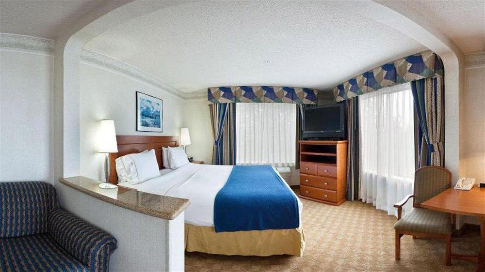 Holiday Inn Express & Suites Tacoma, An Ihg Hotel מראה חיצוני תמונה