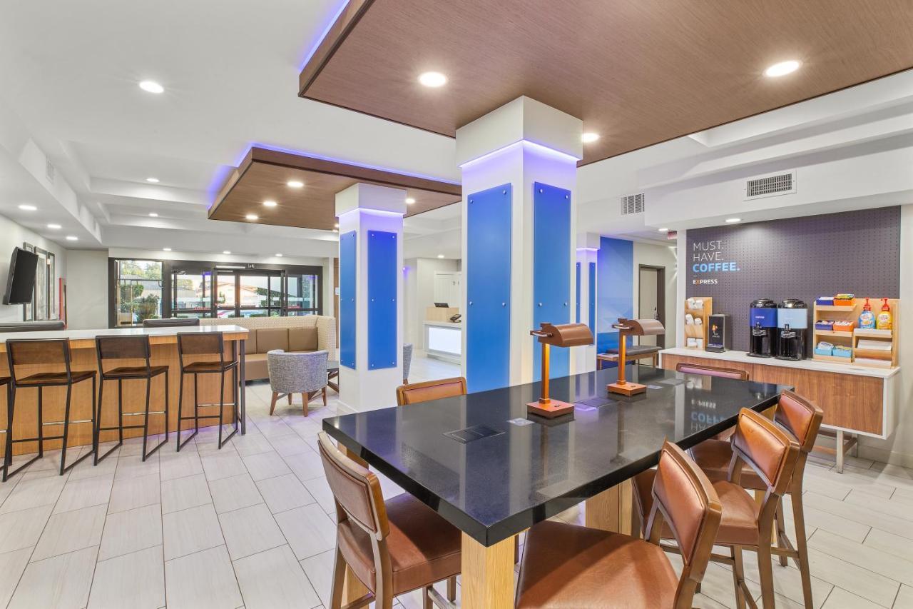 Holiday Inn Express & Suites Tacoma By Ihg מראה חיצוני תמונה